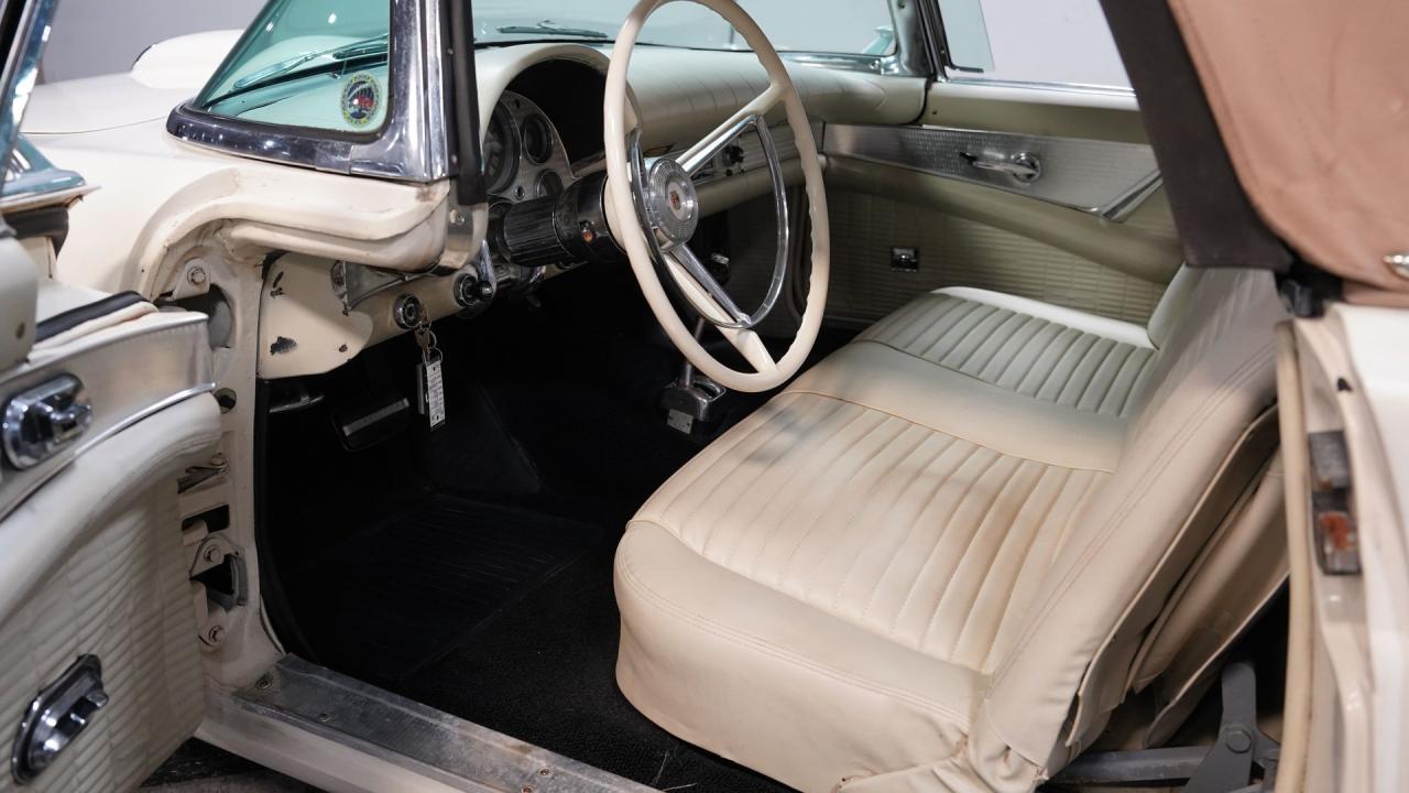 1957 Ford Thunderbird