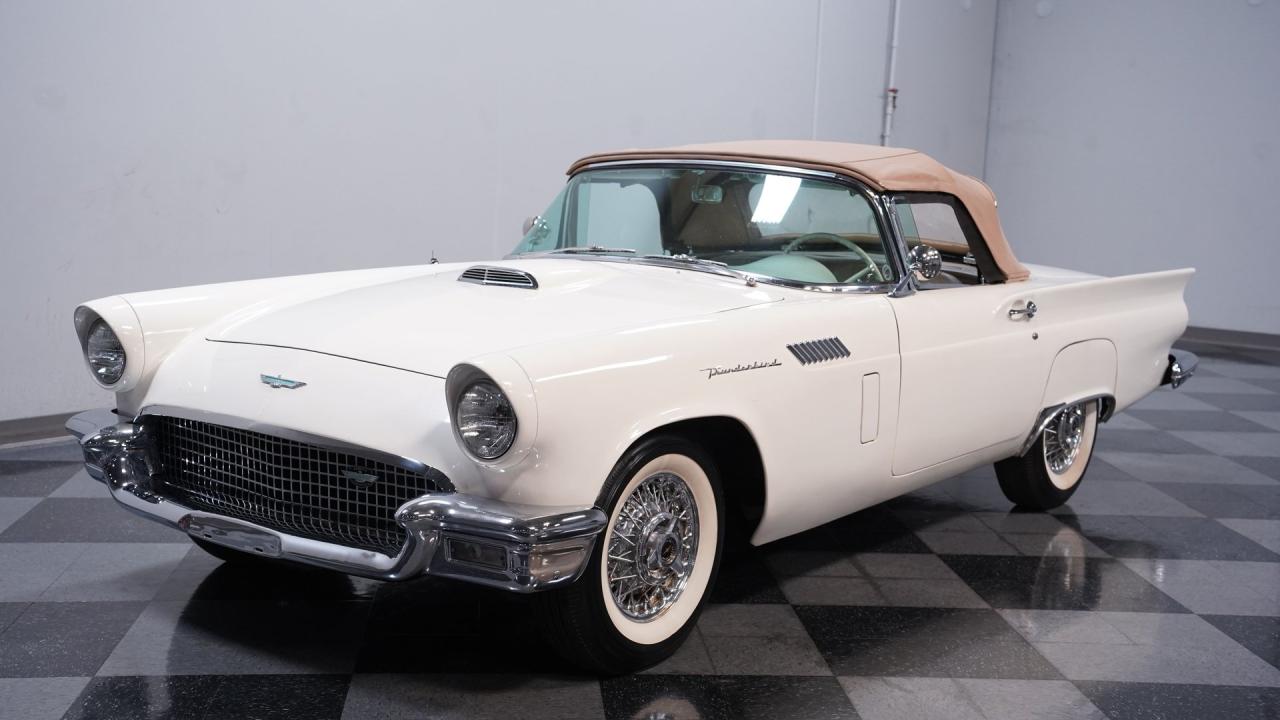 1957 Ford Thunderbird