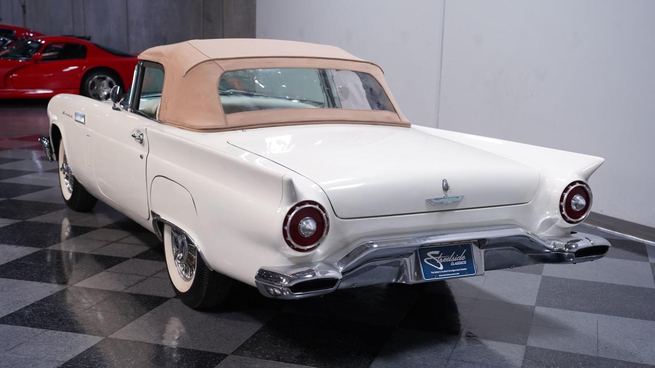 1957 Ford Thunderbird