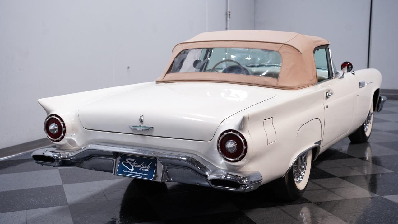 1957 Ford Thunderbird