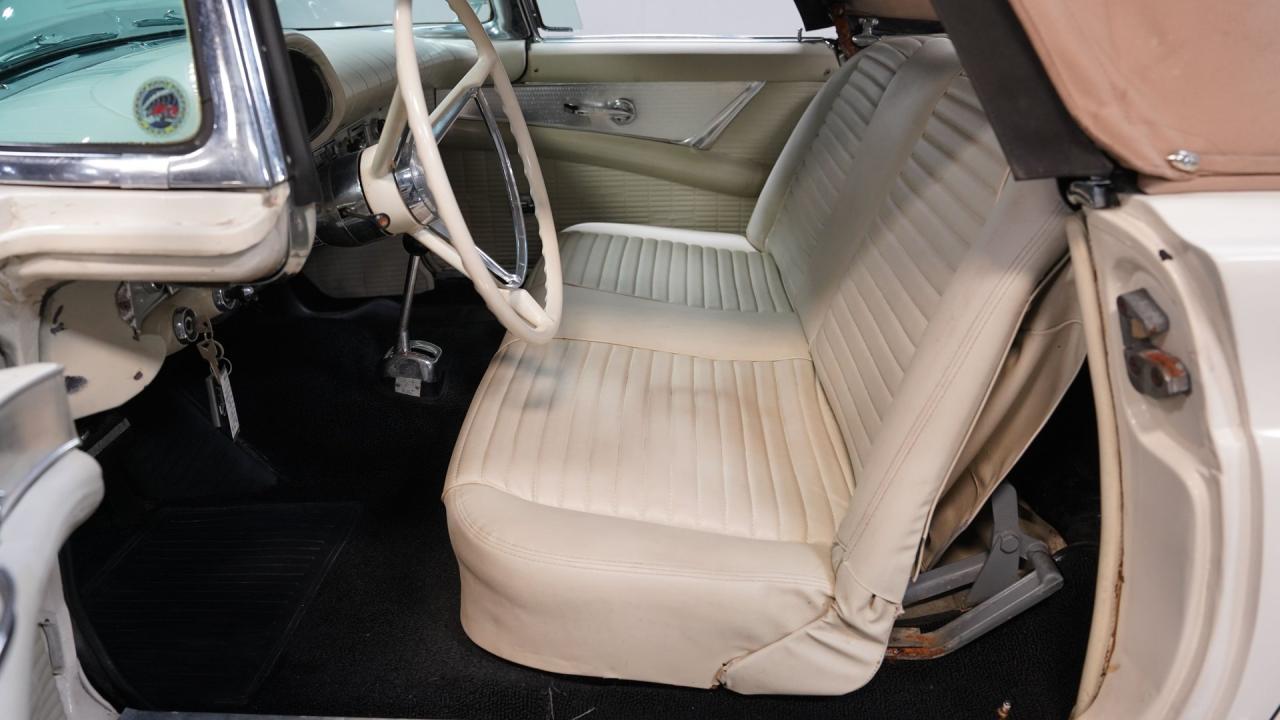 1957 Ford Thunderbird