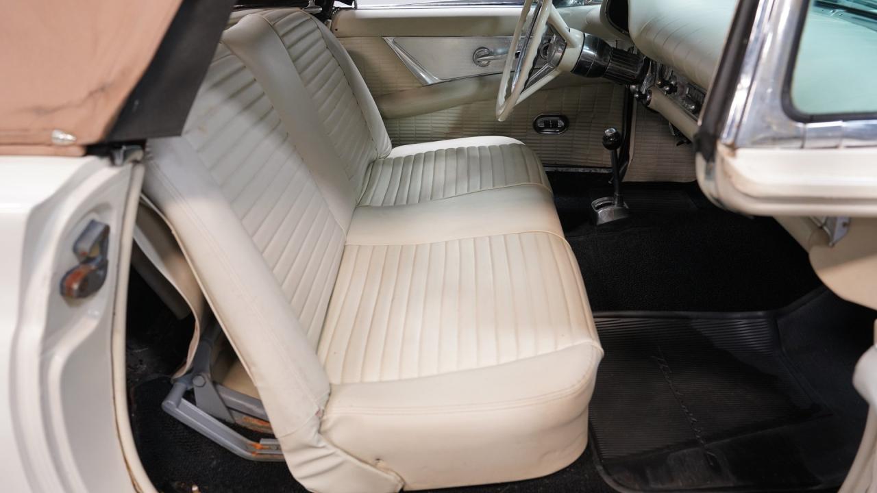 1957 Ford Thunderbird