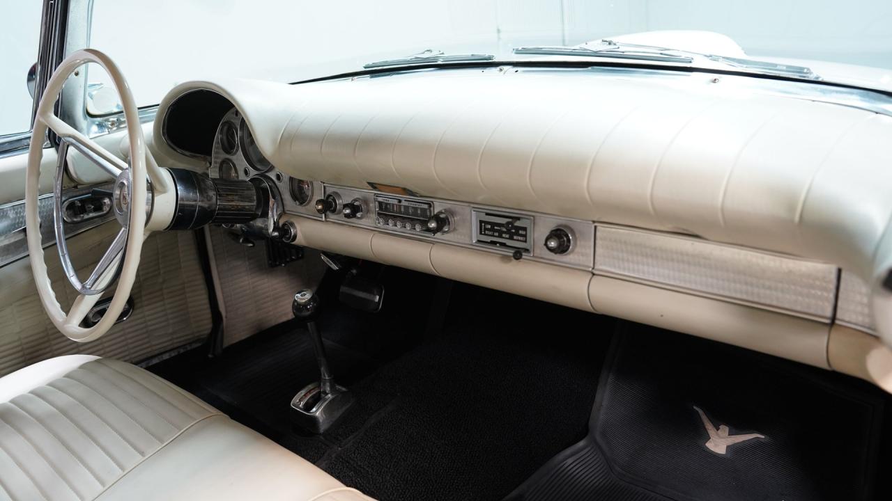 1957 Ford Thunderbird