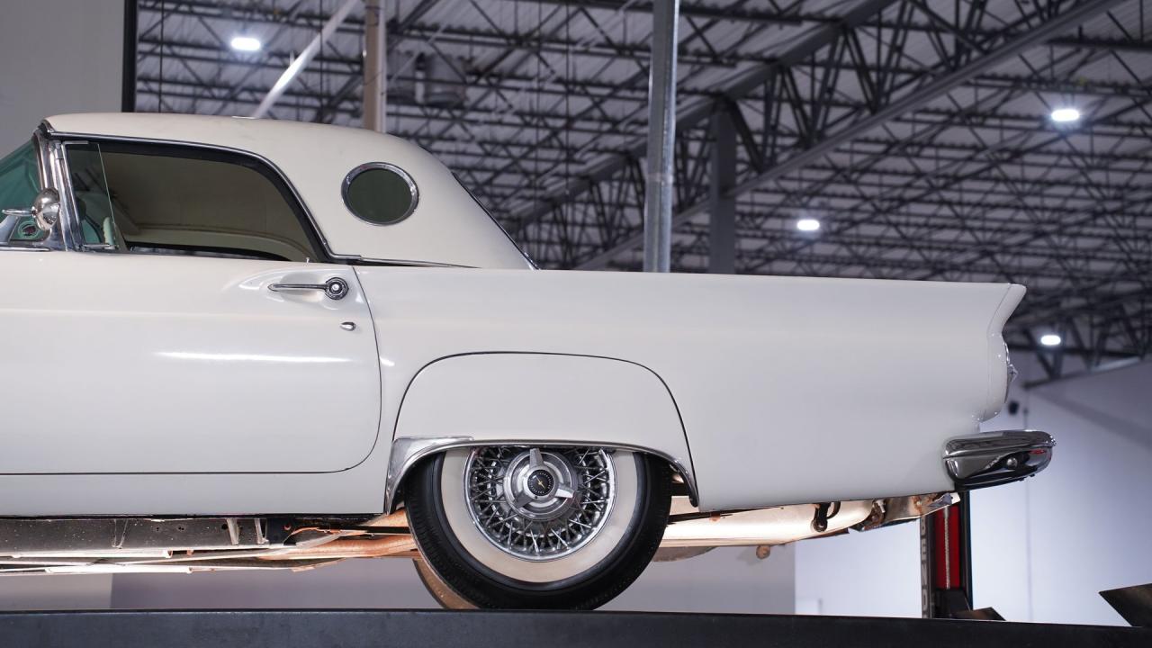 1957 Ford Thunderbird