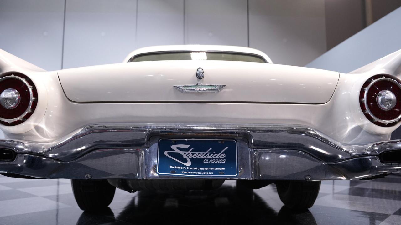 1957 Ford Thunderbird