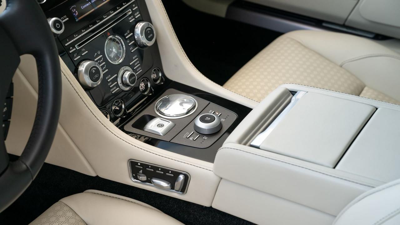 2017 Aston Martin Lagonda Taraf