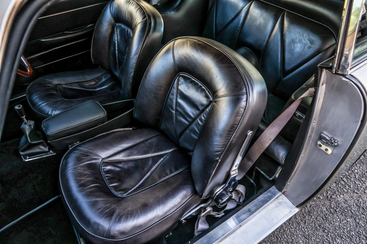 1966 Aston Martin DB6