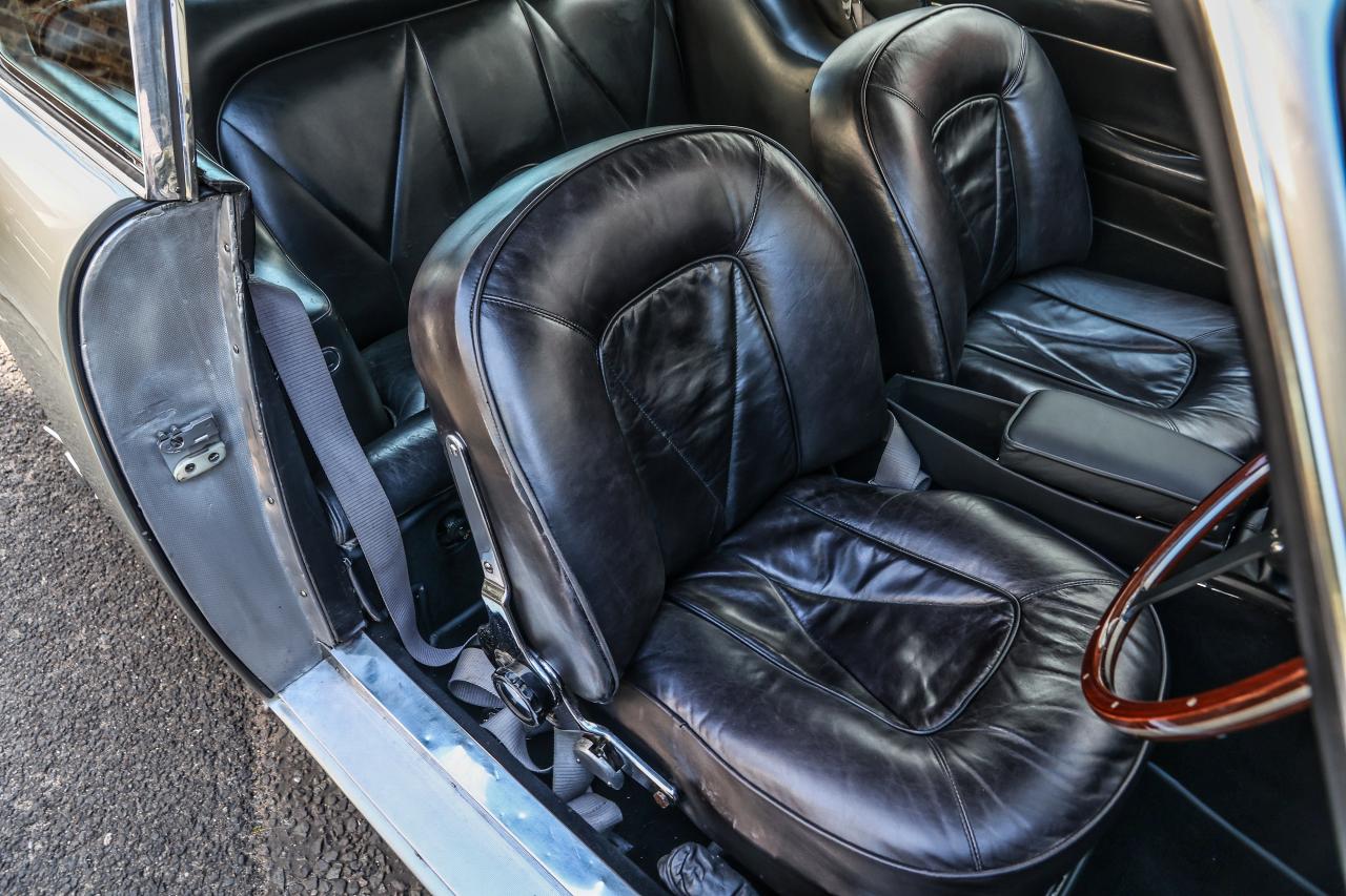 1966 Aston Martin DB6