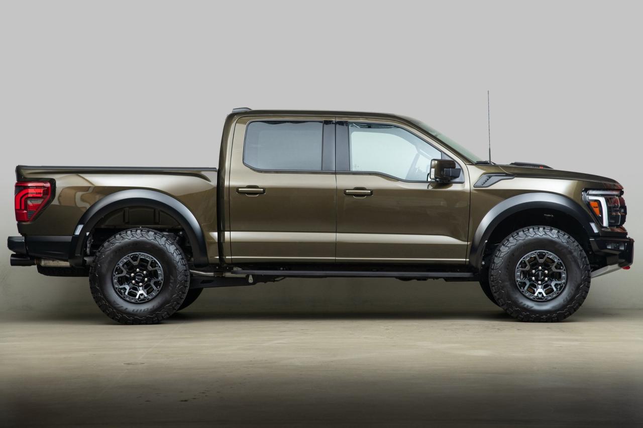 2025 Ford F-150 Raptor R