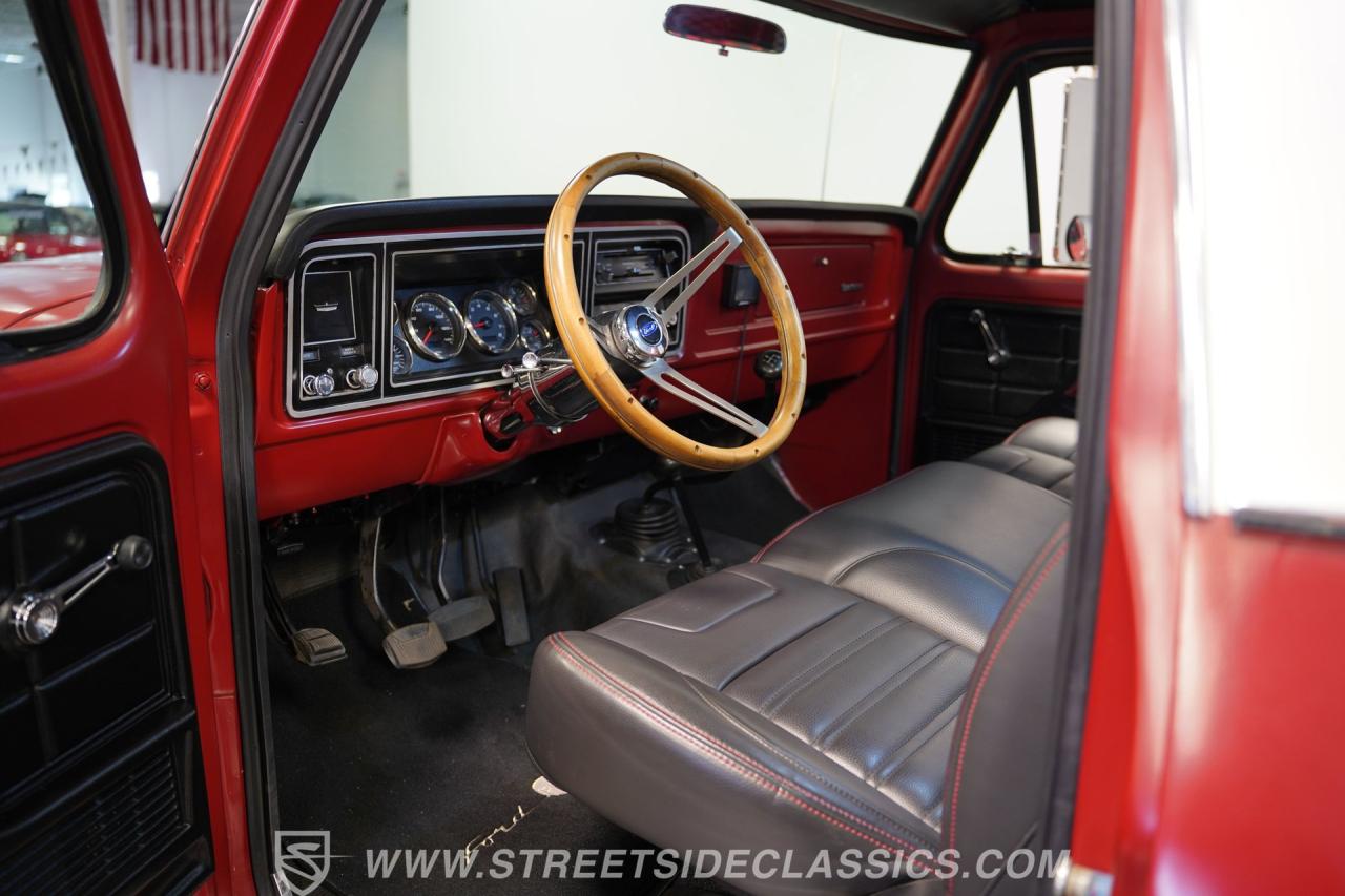 1976 Ford F-100 Custom Cab 4X4
