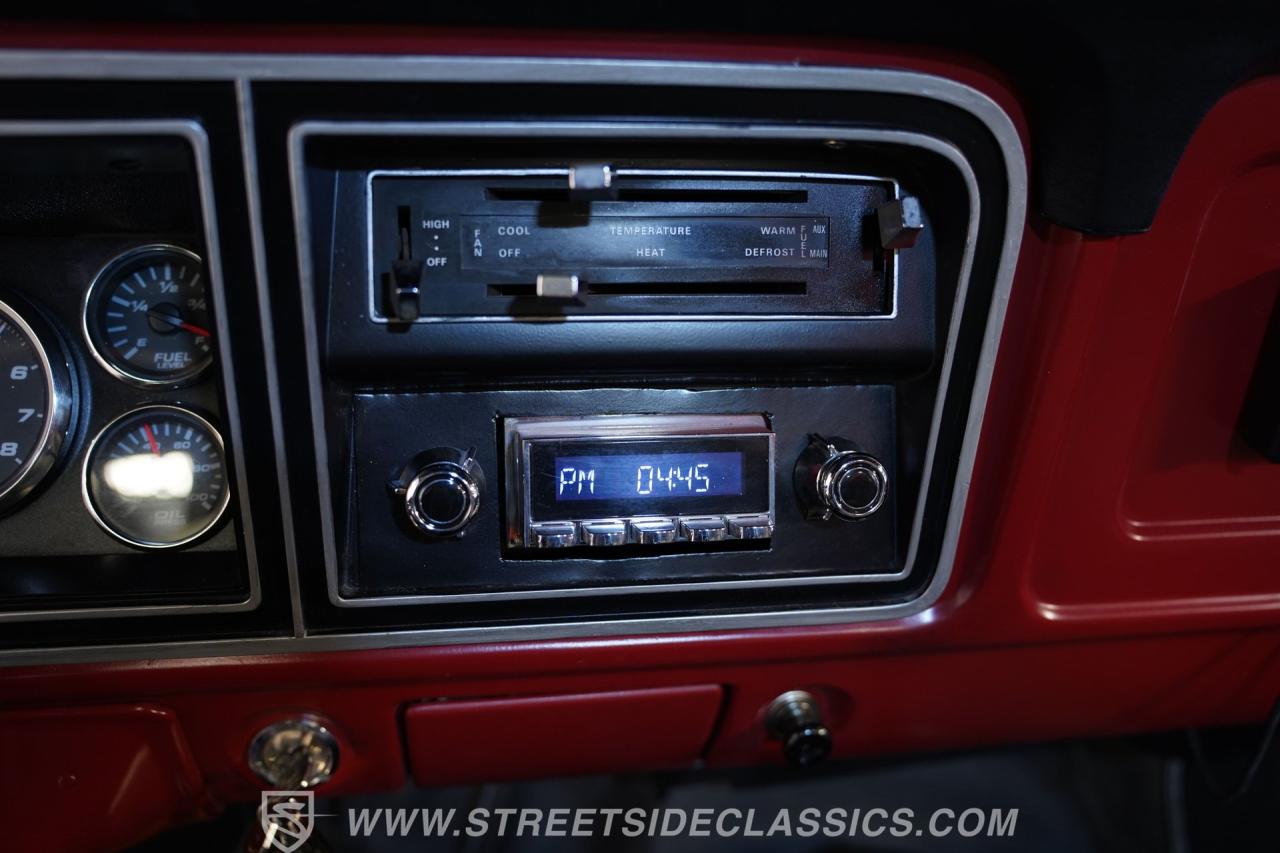 1976 Ford F-100 Custom Cab 4X4