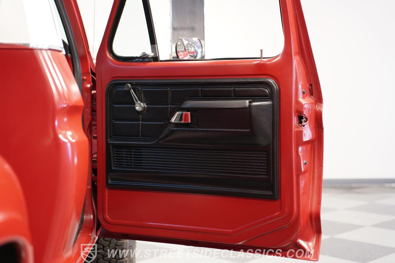 1976 Ford F-100 Custom Cab 4X4