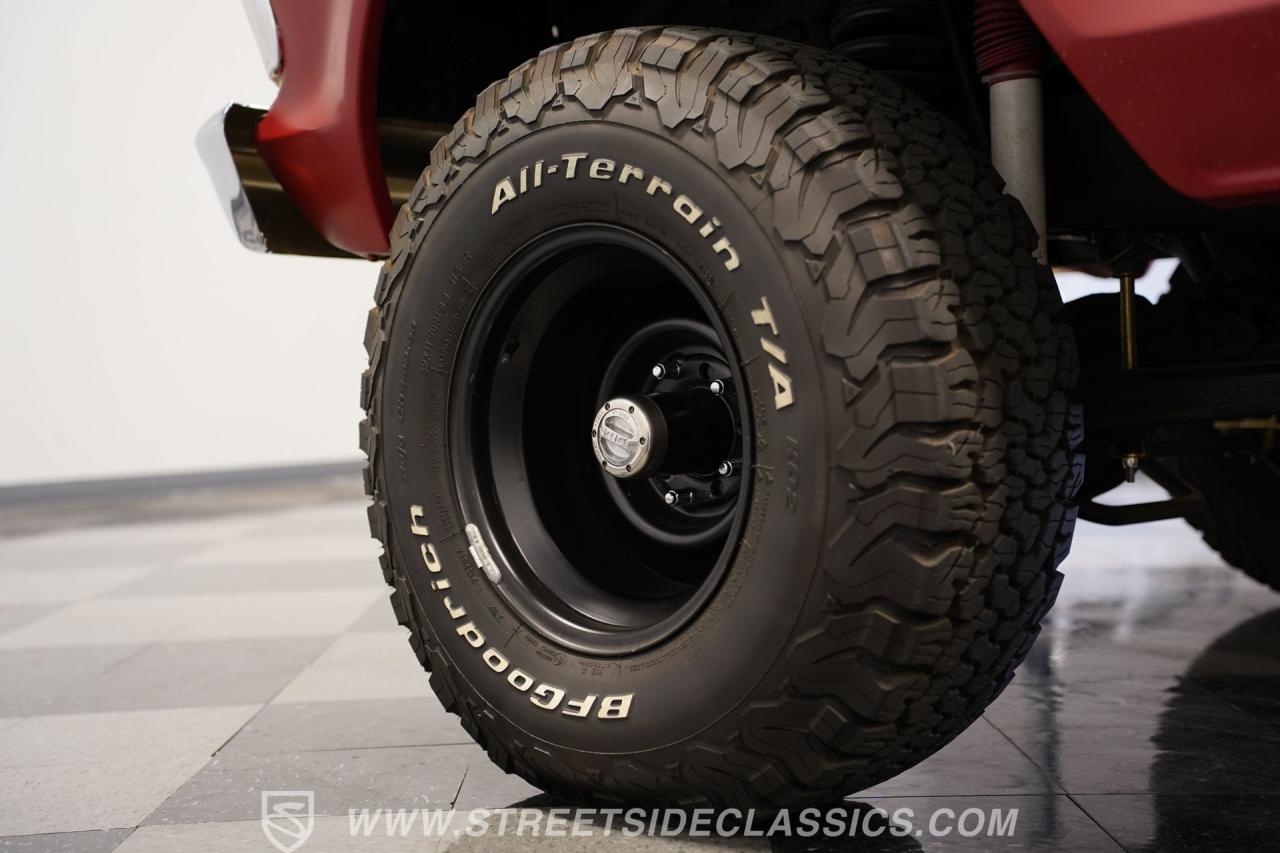 1976 Ford F-100 Custom Cab 4X4