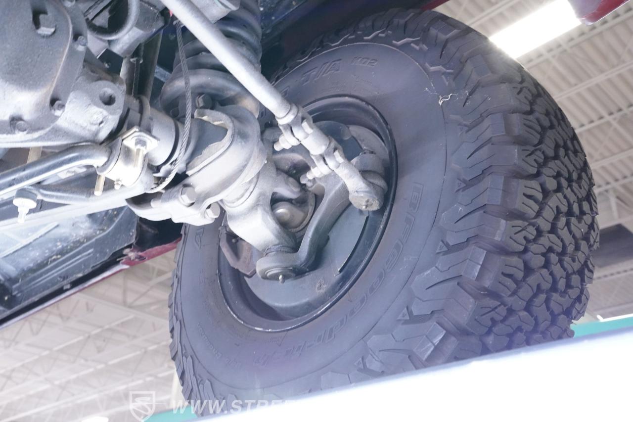 1976 Ford F-100 Custom Cab 4X4