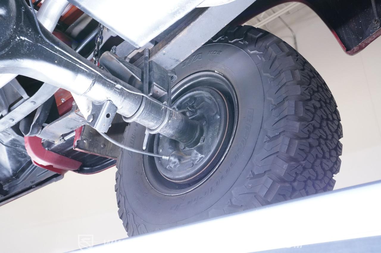 1976 Ford F-100 Custom Cab 4X4