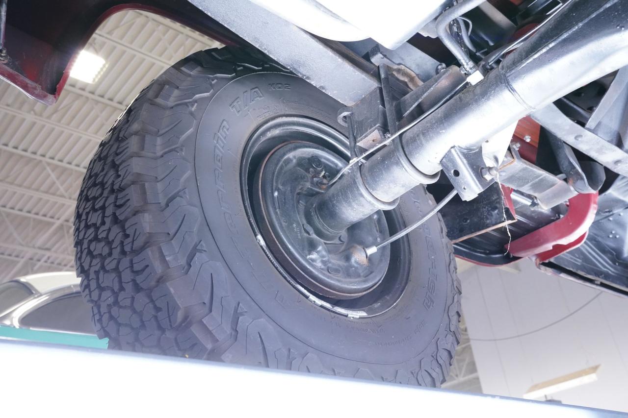 1976 Ford F-100 Custom Cab 4X4