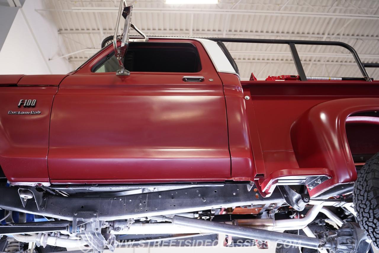1976 Ford F-100 Custom Cab 4X4