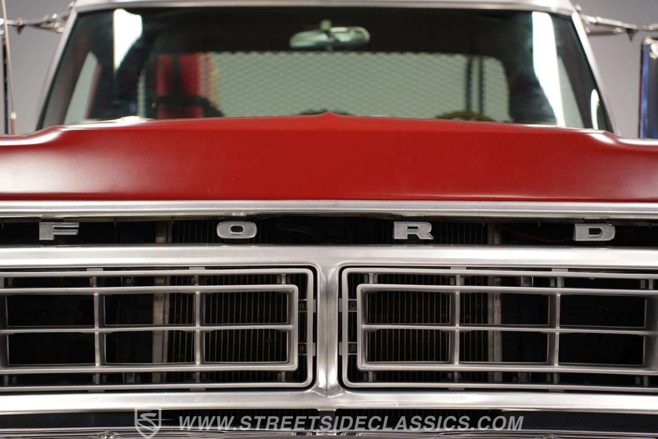 1976 Ford F-100 Custom Cab 4X4