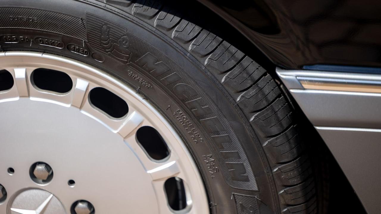 1991 Mercedes - Benz 560 SEC