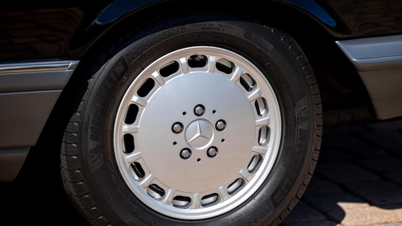 1991 Mercedes - Benz 560 SEC