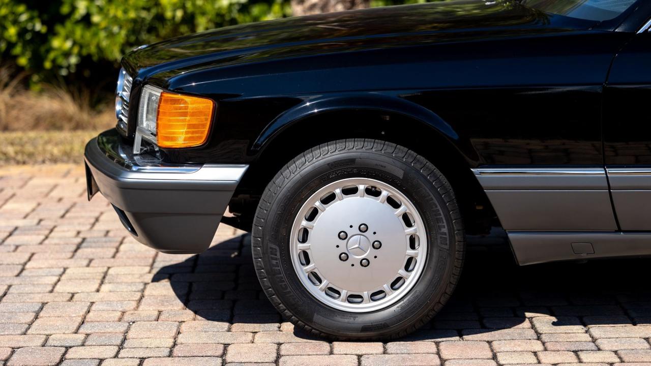 1991 Mercedes - Benz 560 SEC