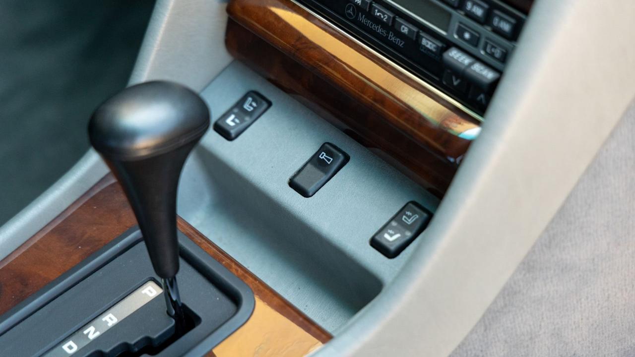 1991 Mercedes - Benz 560 SEC