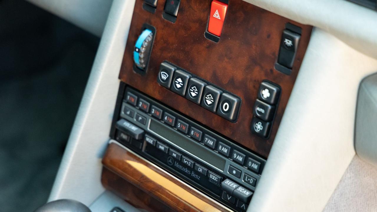 1991 Mercedes - Benz 560 SEC