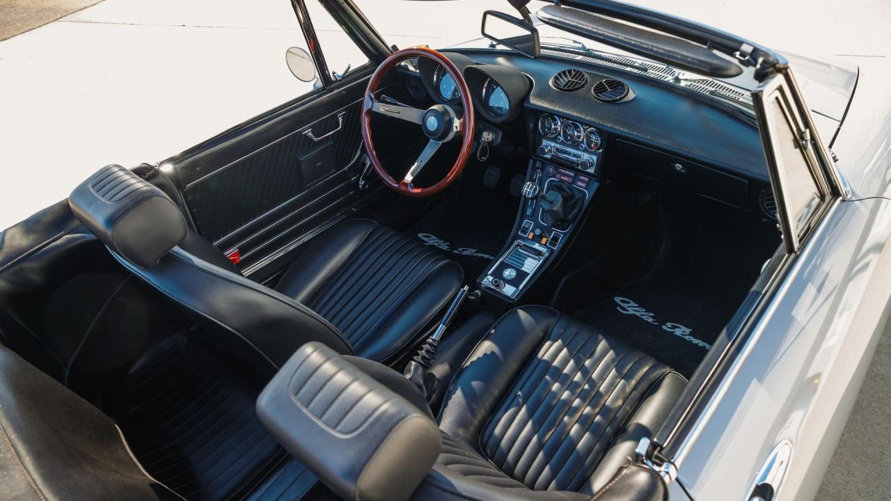 1974 Alfa Romeo 2000 Spider Veloce