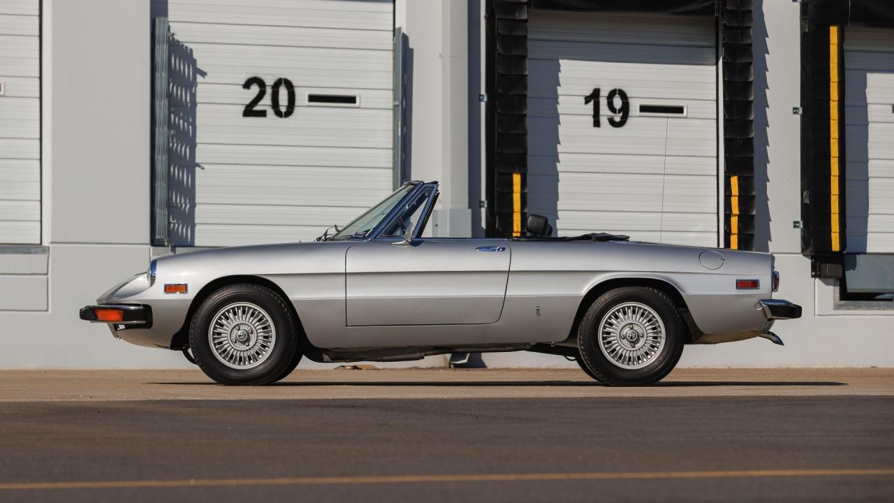1974 Alfa Romeo 2000 Spider Veloce