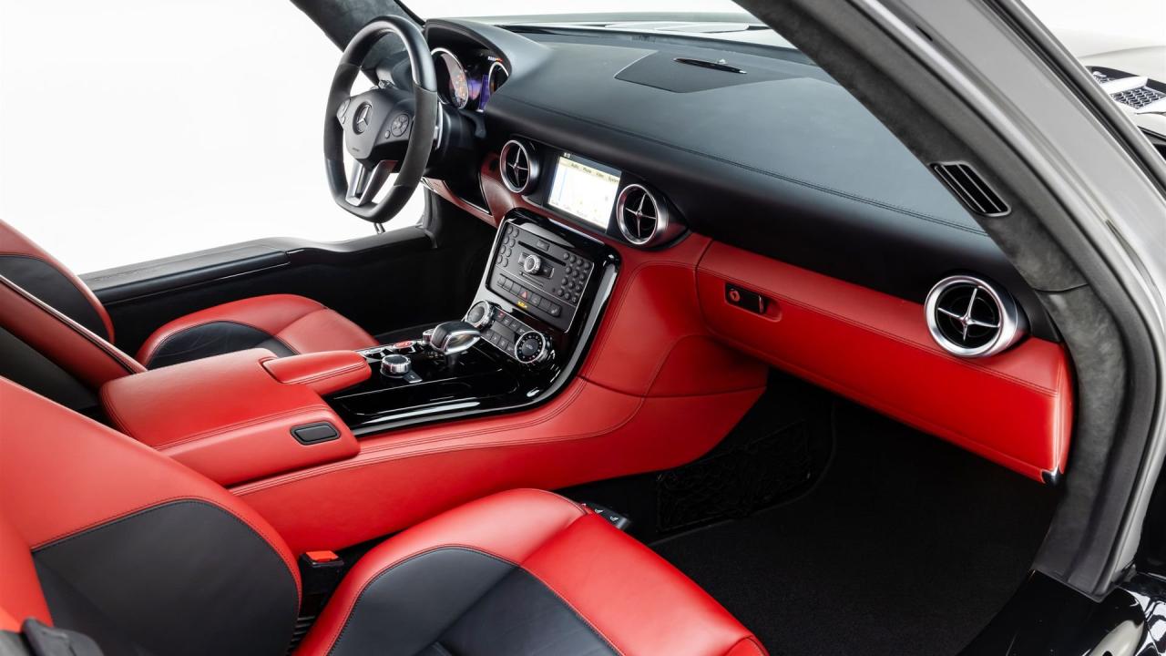 2012 Mercedes - Benz SLS AMG Coupe