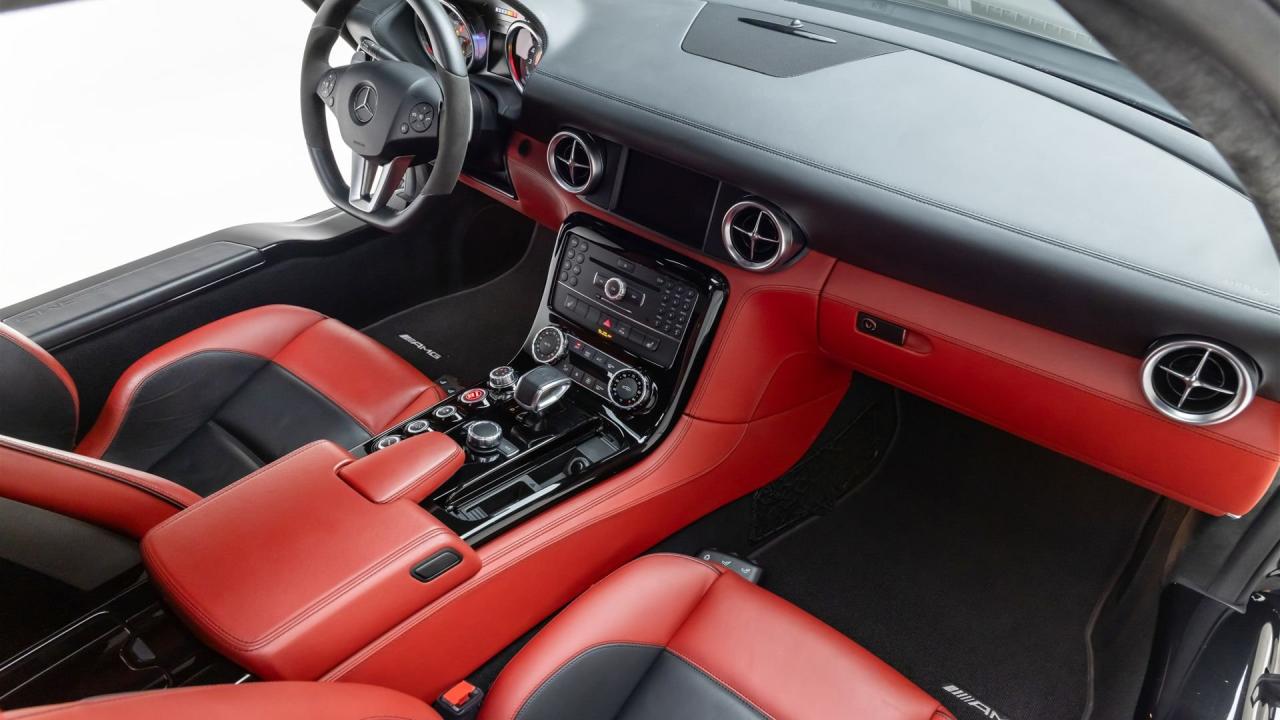 2012 Mercedes - Benz SLS AMG Coupe