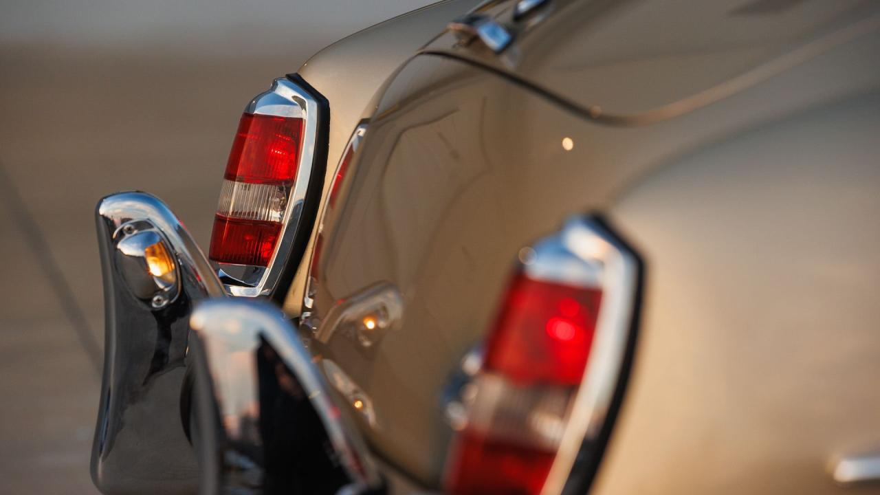 1961 Mercedes - Benz 190 SL