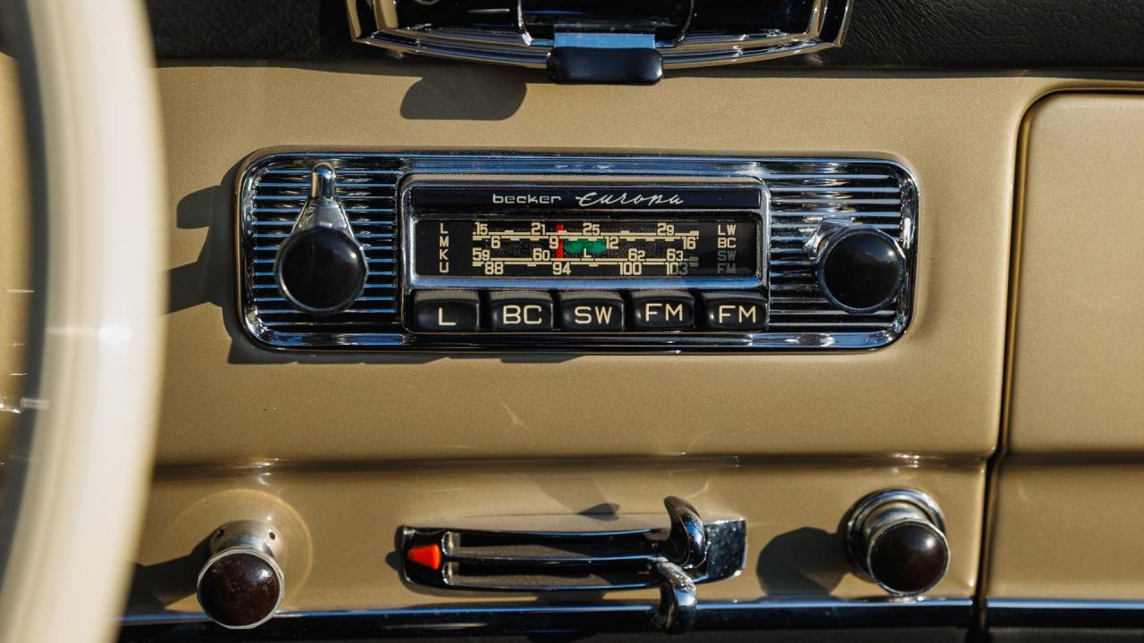 1961 Mercedes - Benz 190 SL