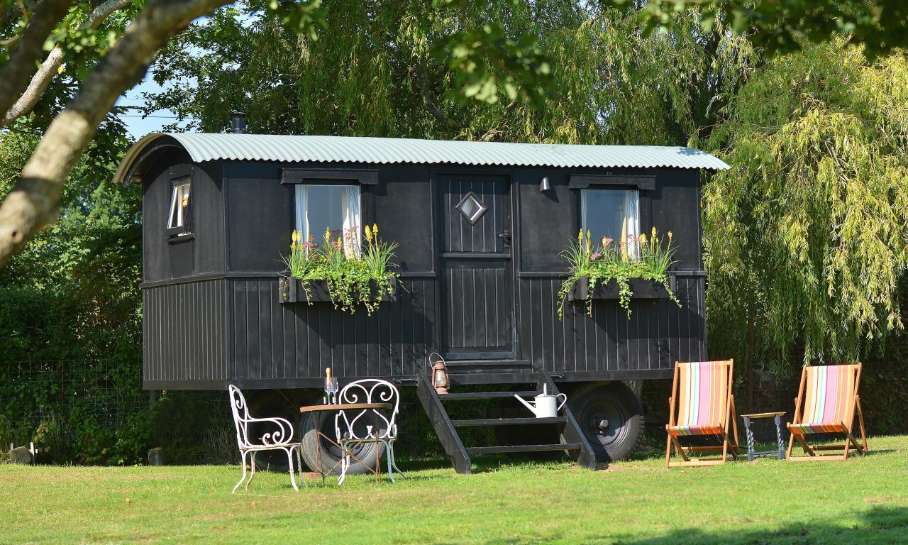2017 Shepherds Hut Artisan Shepherds Huts