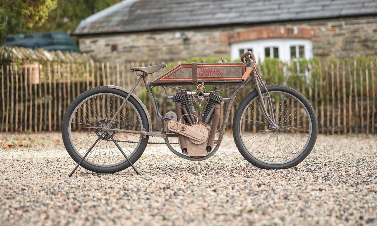 1915 Harley Davidson Showroom Replica
