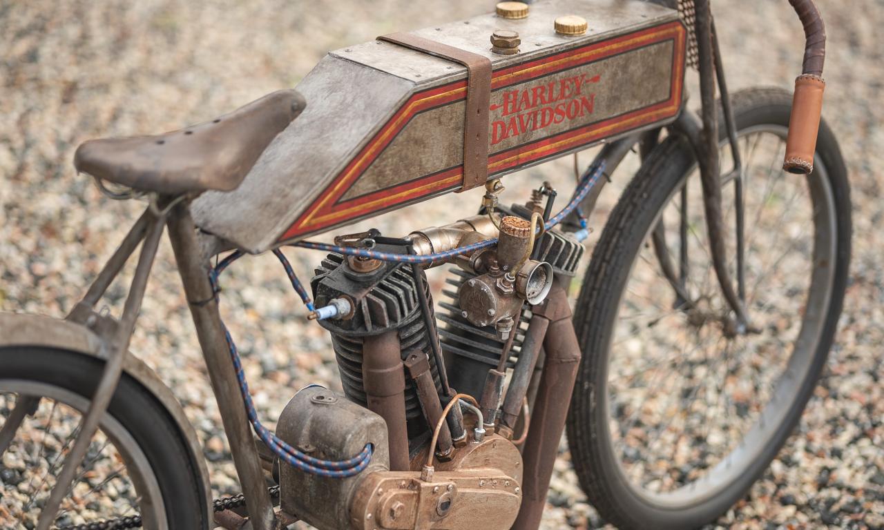 1915 Harley Davidson Showroom Replica