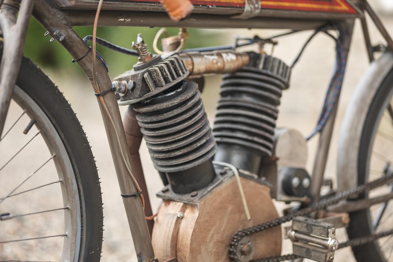 1915 Harley Davidson Showroom Replica
