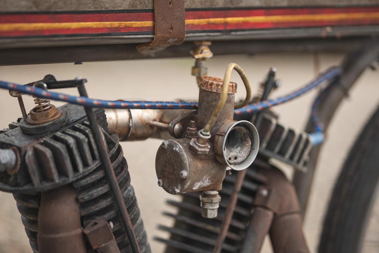 1915 Harley Davidson Showroom Replica