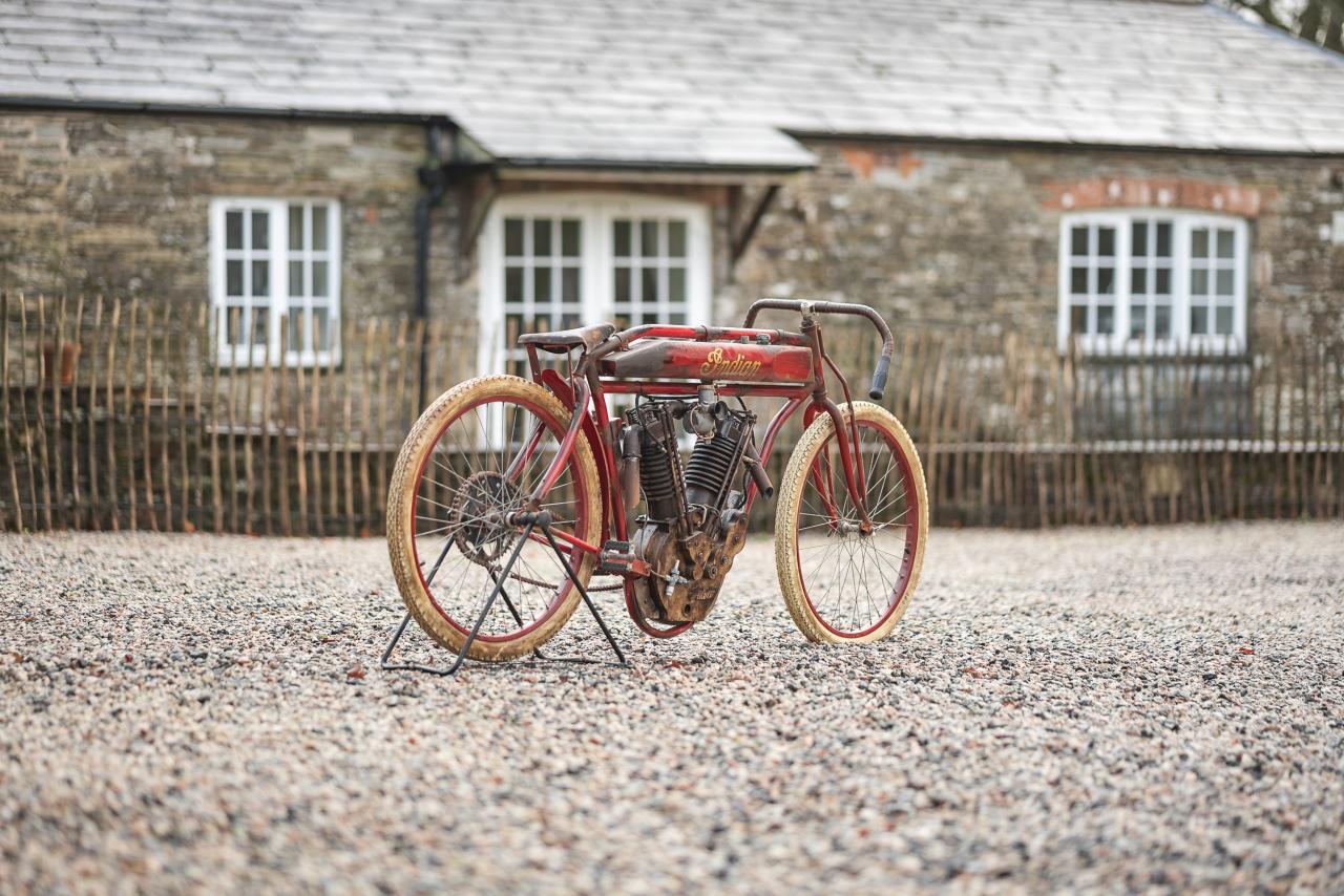 1915 Indian Showroom Replica