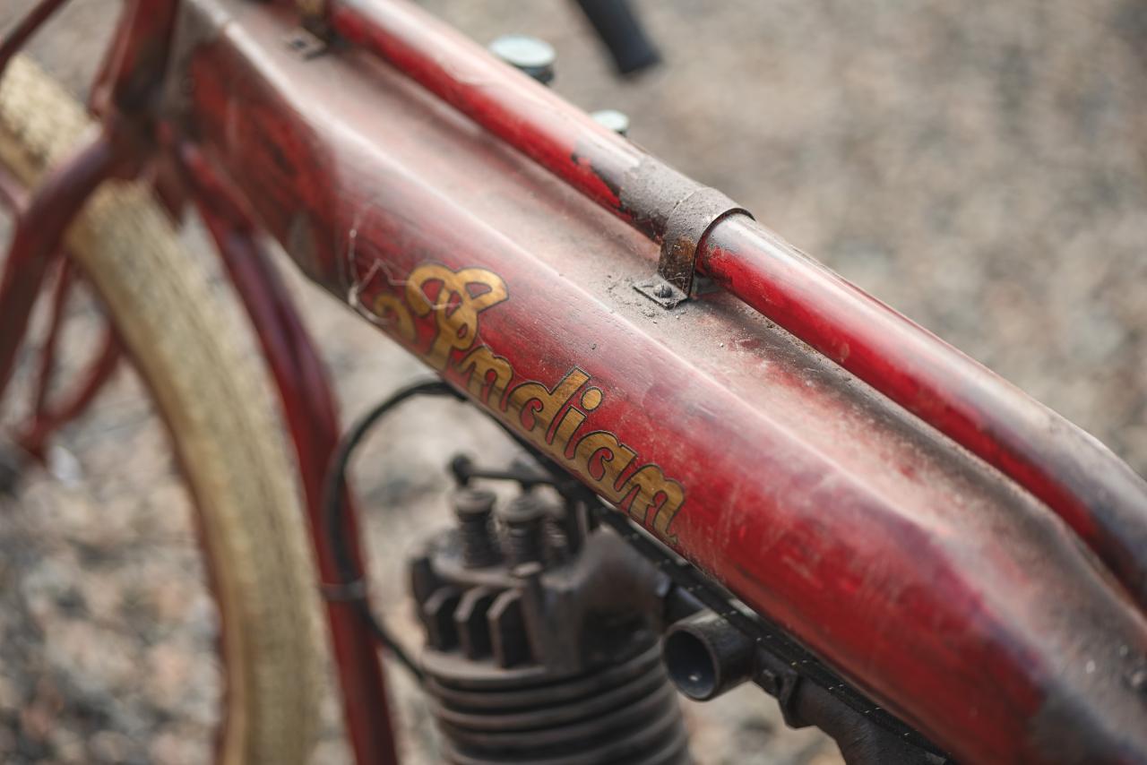 1915 Indian Showroom Replica