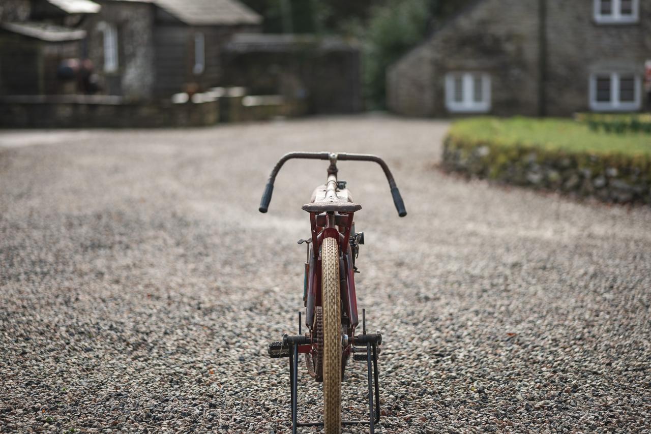 1915 Indian Showroom Replica