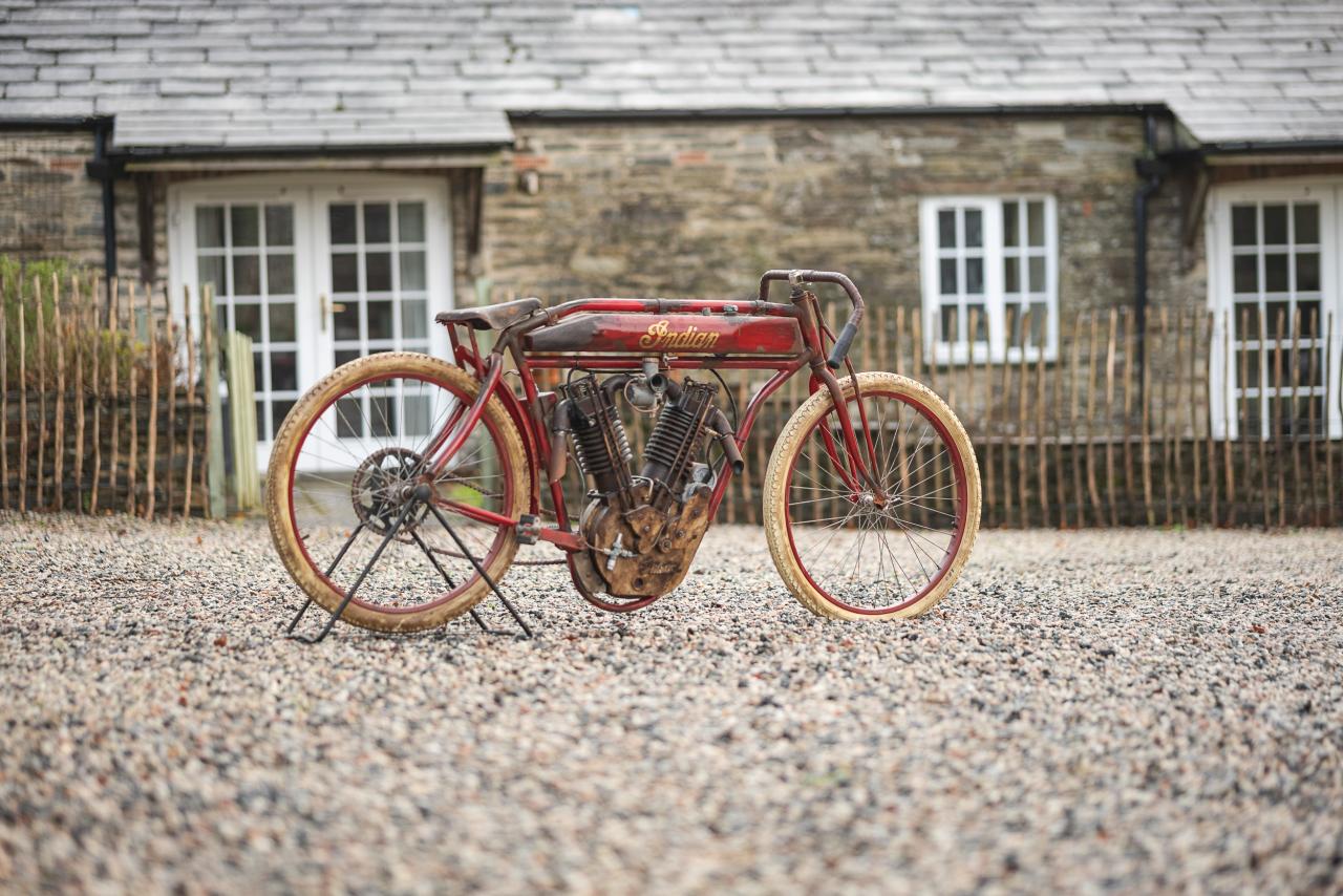 1915 Indian Showroom Replica