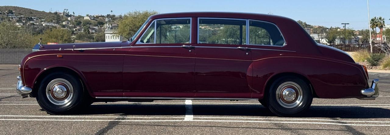 1975 Rolls - Royce Phantom VI