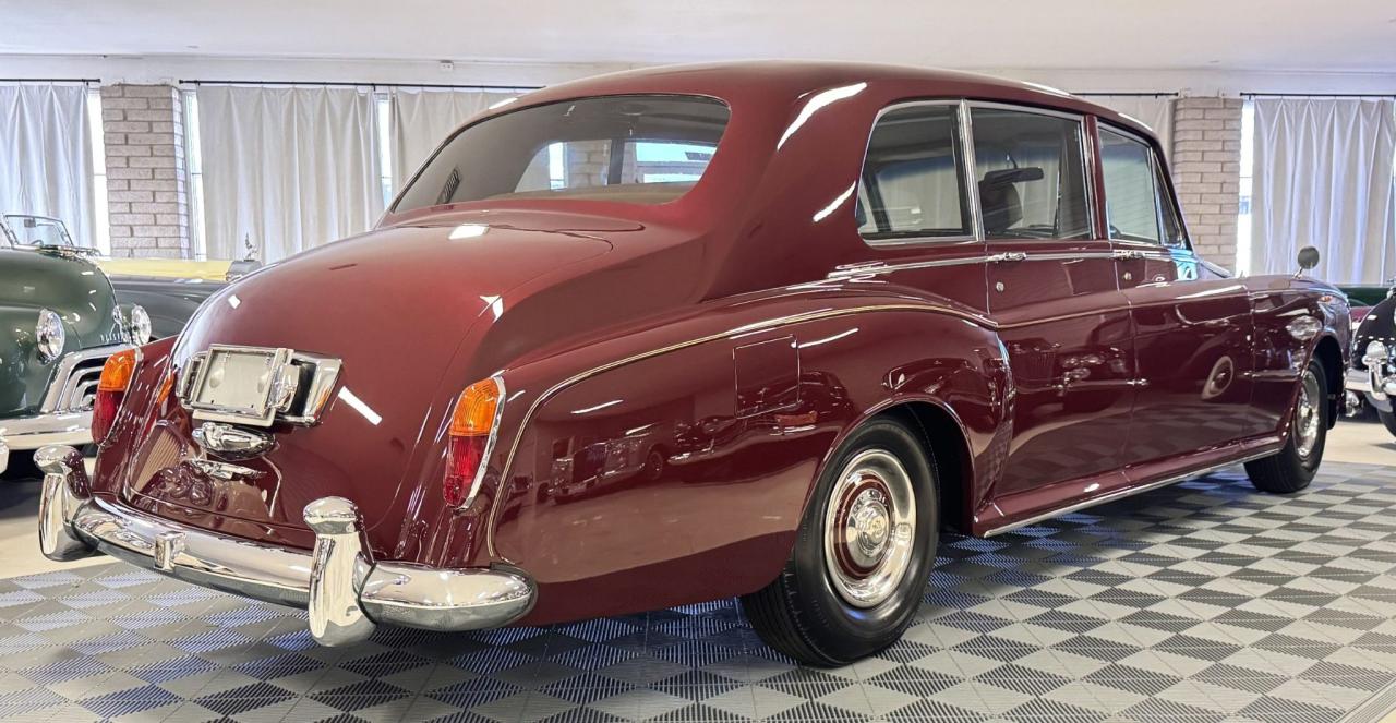 1975 Rolls - Royce Phantom VI