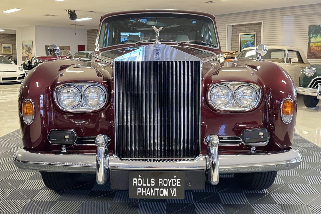 1975 Rolls - Royce Phantom VI