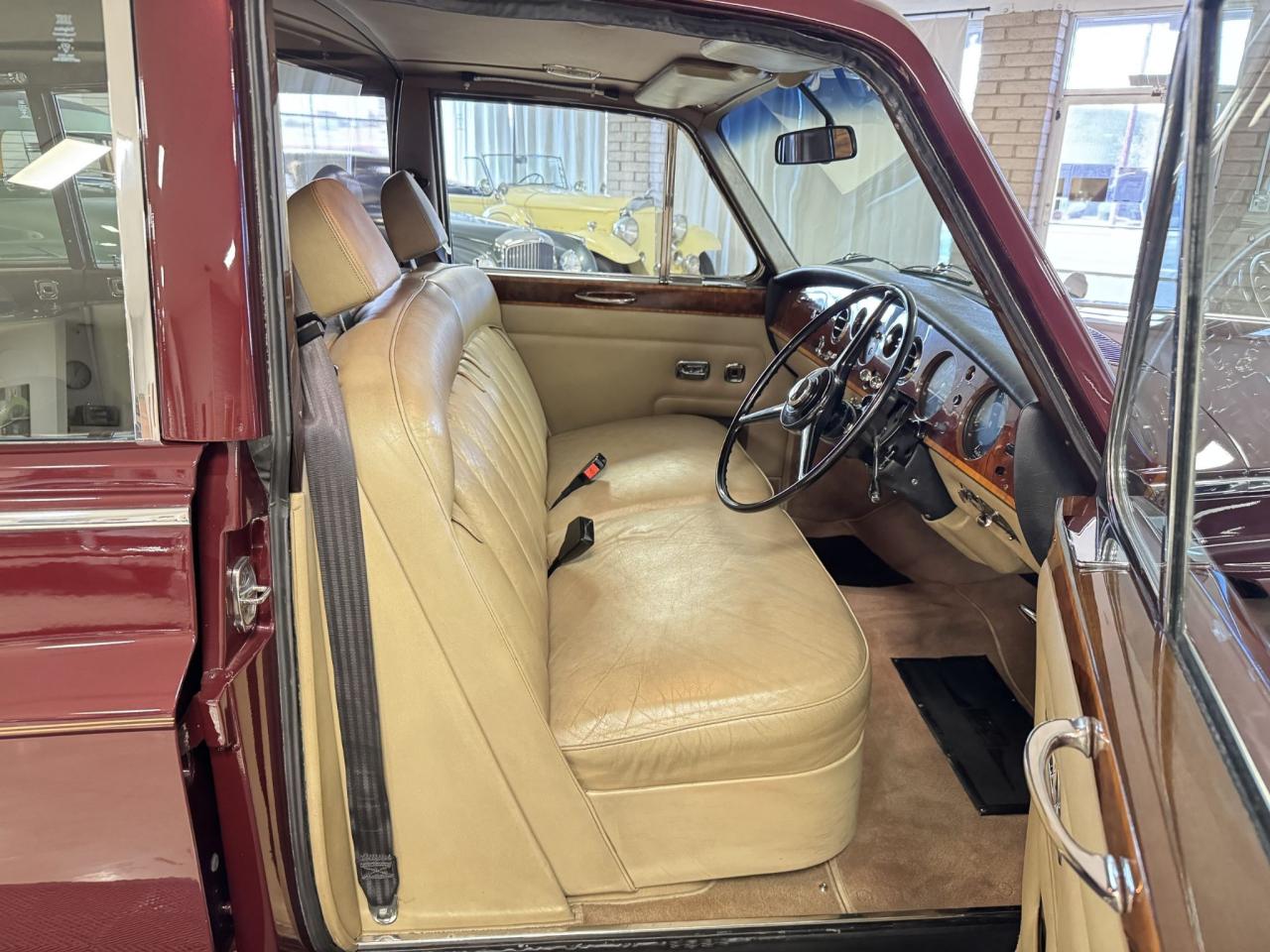 1975 Rolls - Royce Phantom VI