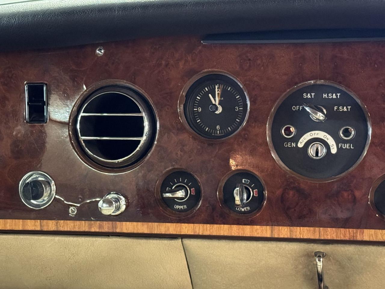 1975 Rolls - Royce Phantom VI