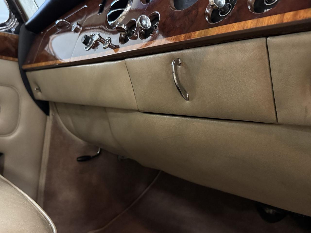 1975 Rolls - Royce Phantom VI