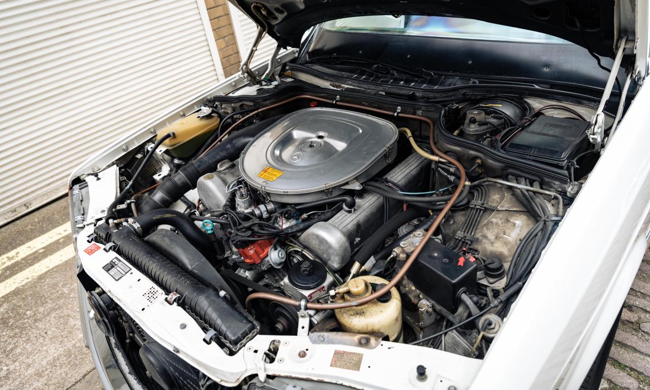 1984 Mercedes - Benz 500 SEL (Armoured)