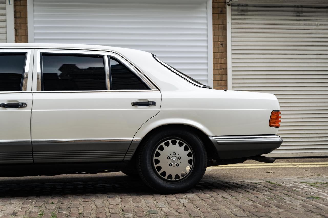 1984 Mercedes - Benz 500 SEL (Armoured)